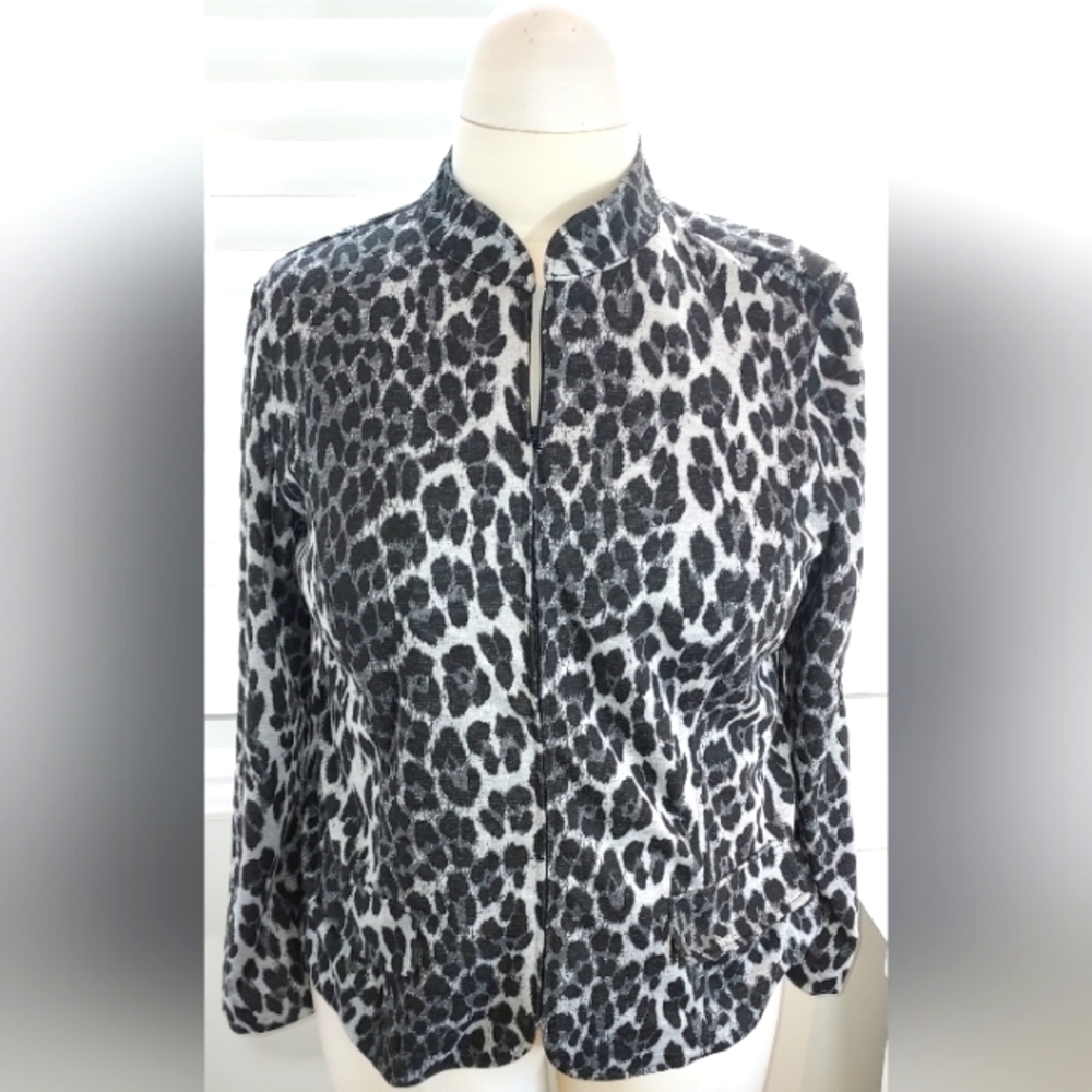 Chico"s Grayscale Cheetah Victoria Long Sleeve Pattern Blazer/Jacket NWT